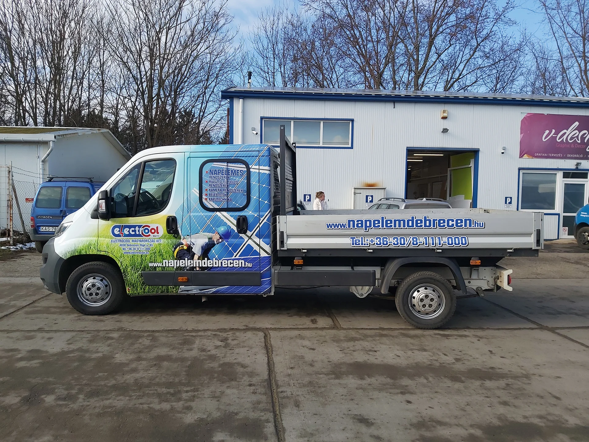 céges flotta dekor_3D es 2D fólia uv laminált_egyedi tervezésü_nyomtatott vágott dekoráció_részleges csomagolással_electrocool