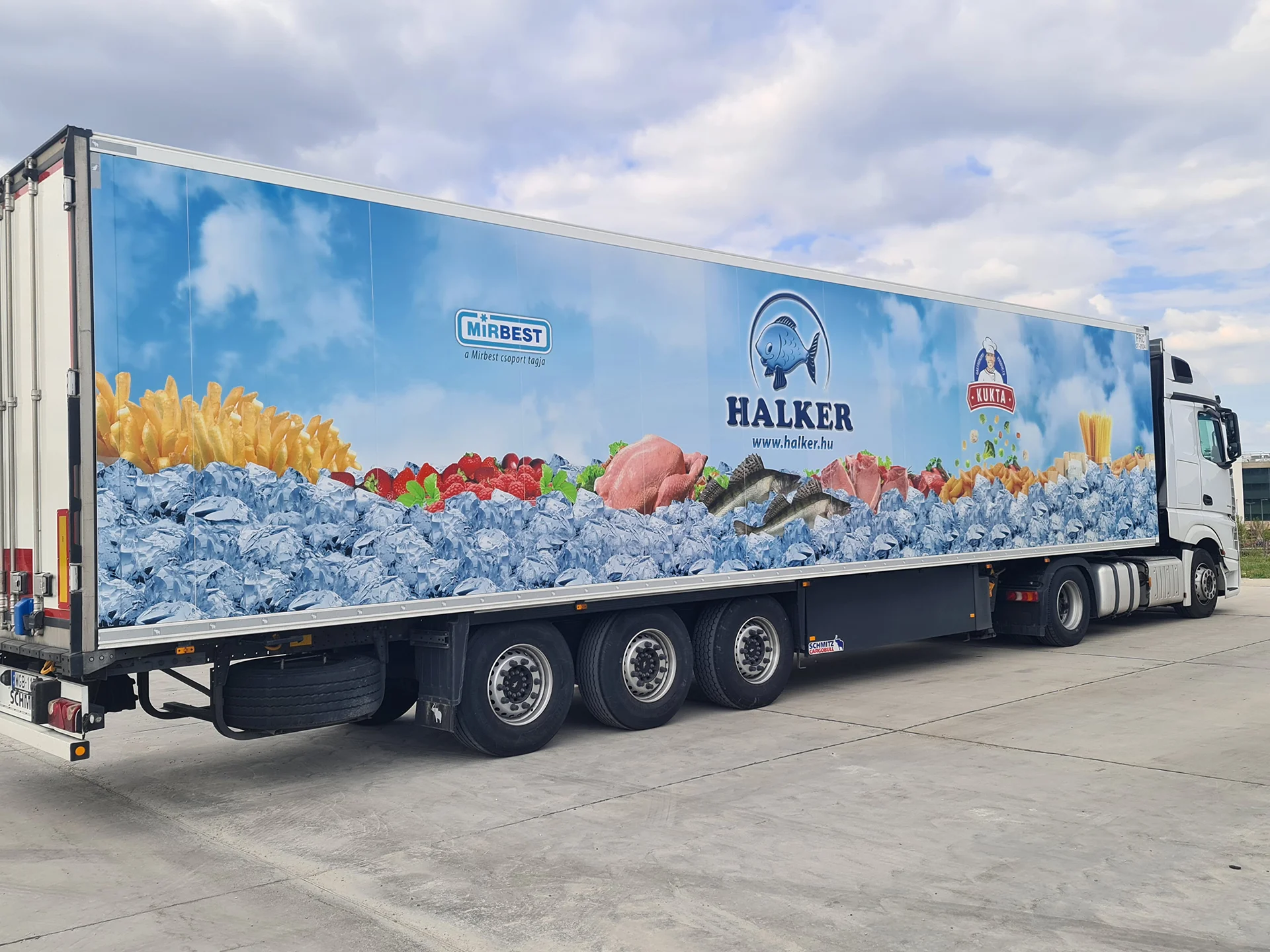 céges flotta dekor_2D fólia uv laminált_egyedi tervezésü_nyomtatott és vágott dekoráció_halker mirbest