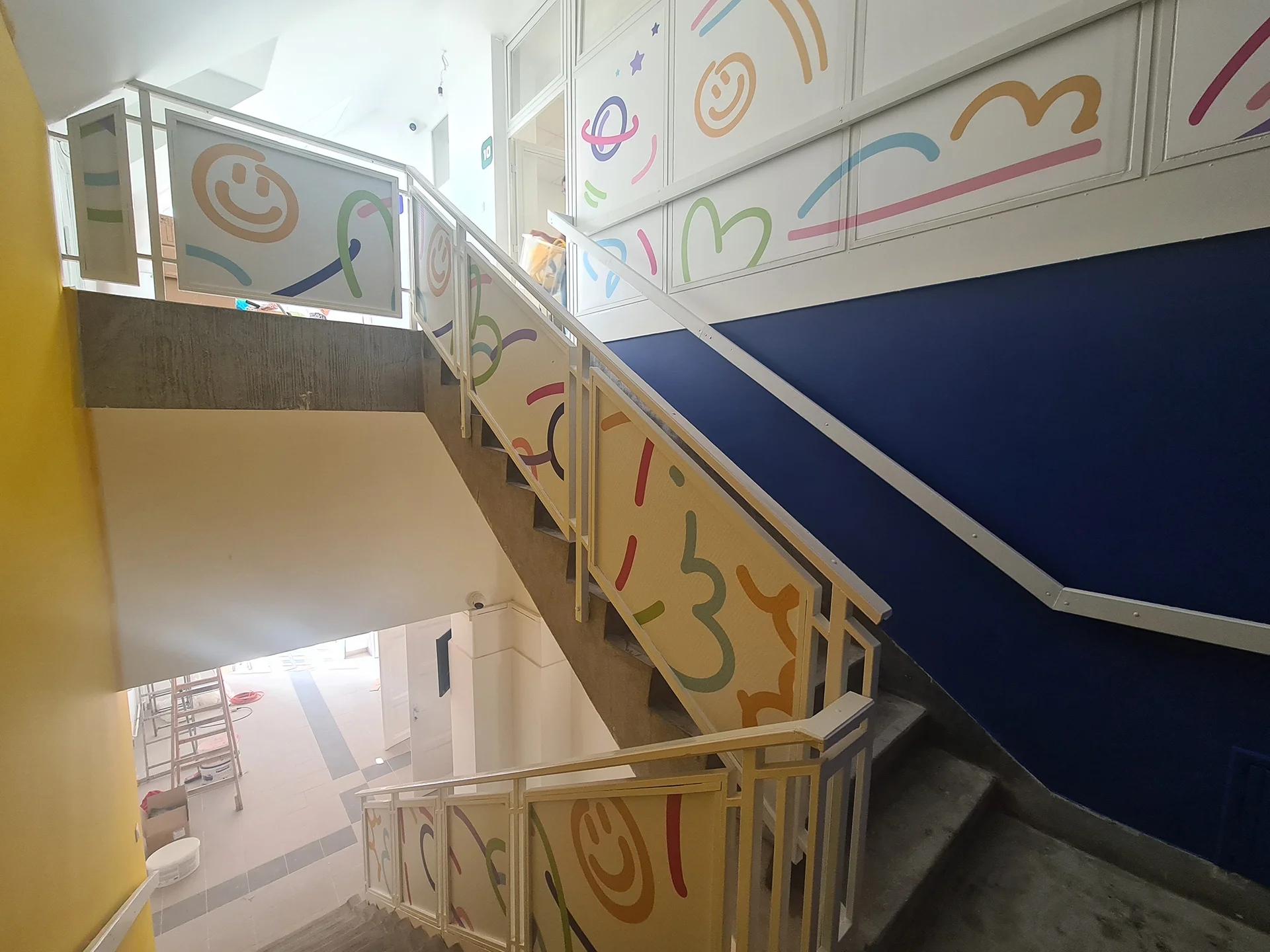 beltéri_üveg dekoráció nyomtatott laminált fóliával