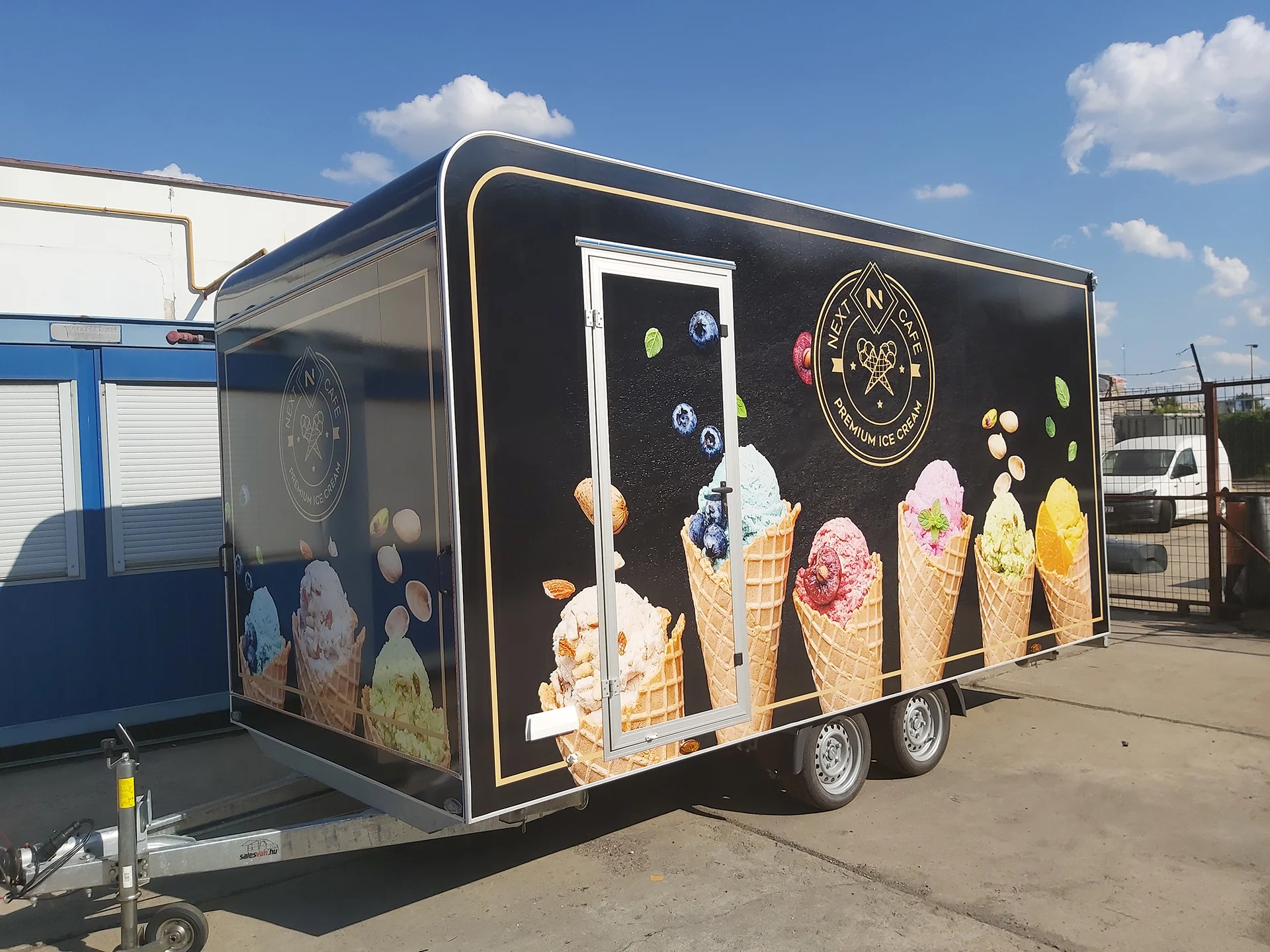 kültéri_food track fagyis dekor_nyomtatott uv laminált fóliából